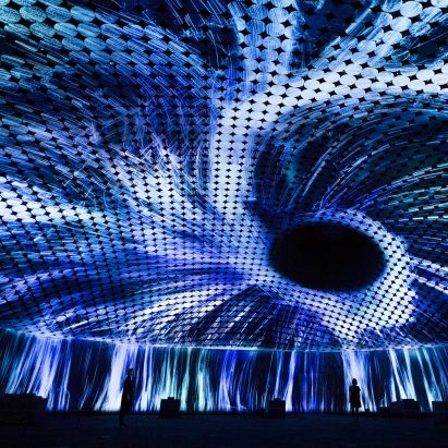 Vortex of Particles by TeamLab