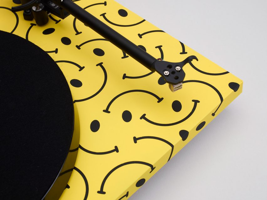 10 unique turntables decorated by celebrated artists and designers go up for auction for Planar 1/1