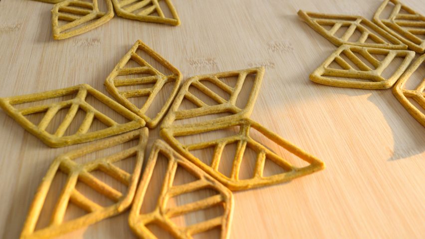 Elzelinde van Doleweerd creates 3D-printed snacks from food waste