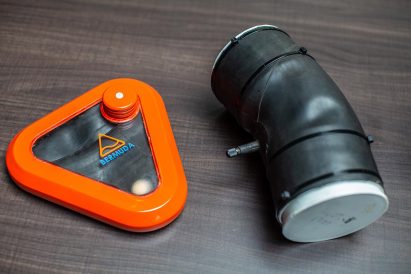 Pop-up seawater purifier designed for emergencies uses light to remove salt