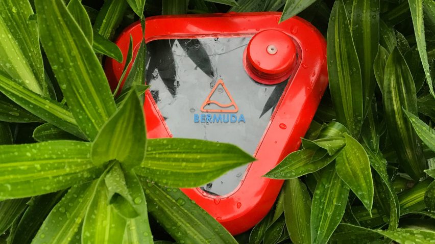 Pop-up seawater purifier designed for emergencies uses light to remove salt