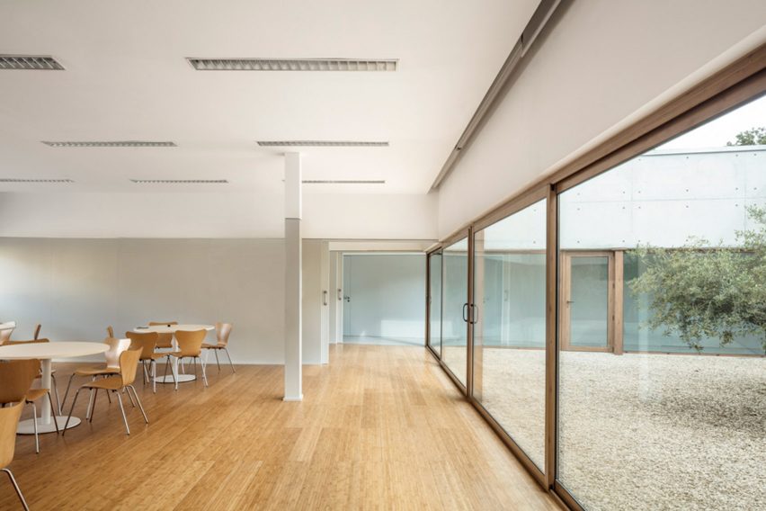 Blancafort care home by Guillem Carrera Arquitecte