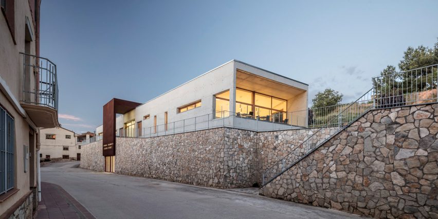 Blancafort care home by Guillem Carrera Arquitecte