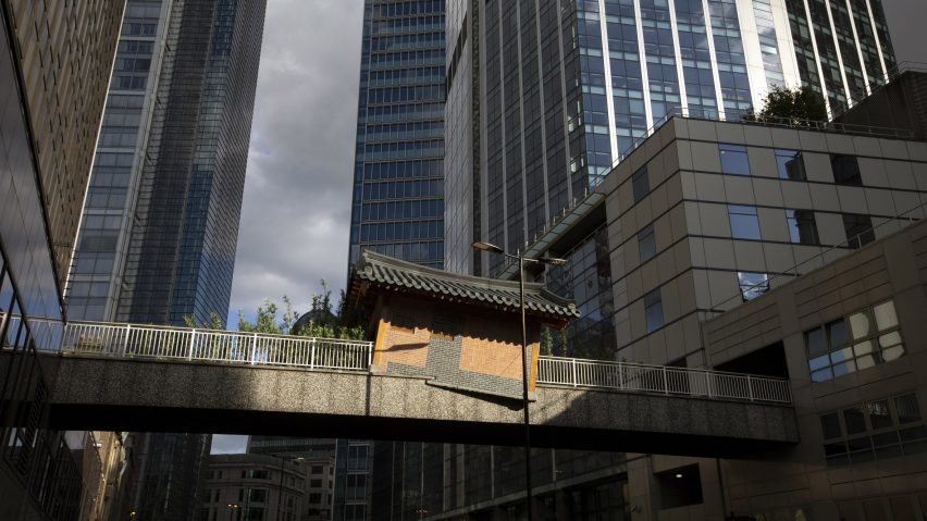 Traditional Korean house installed above busy London street by Do Ho Suh