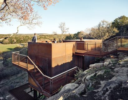 Clear Rock by Lemmo Architecture and Design