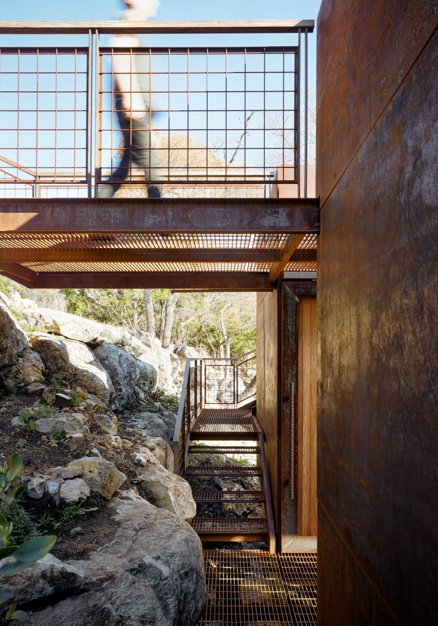 Clear Rock by Lemmo Architecture and Design