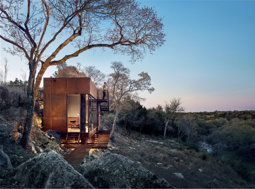 Clear Rock by Lemmo Architecture and Design