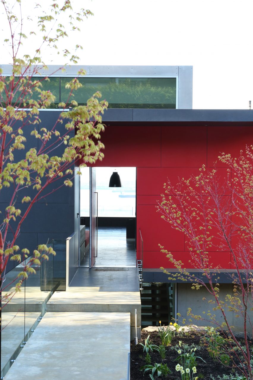 Container House by McLeod Bovell