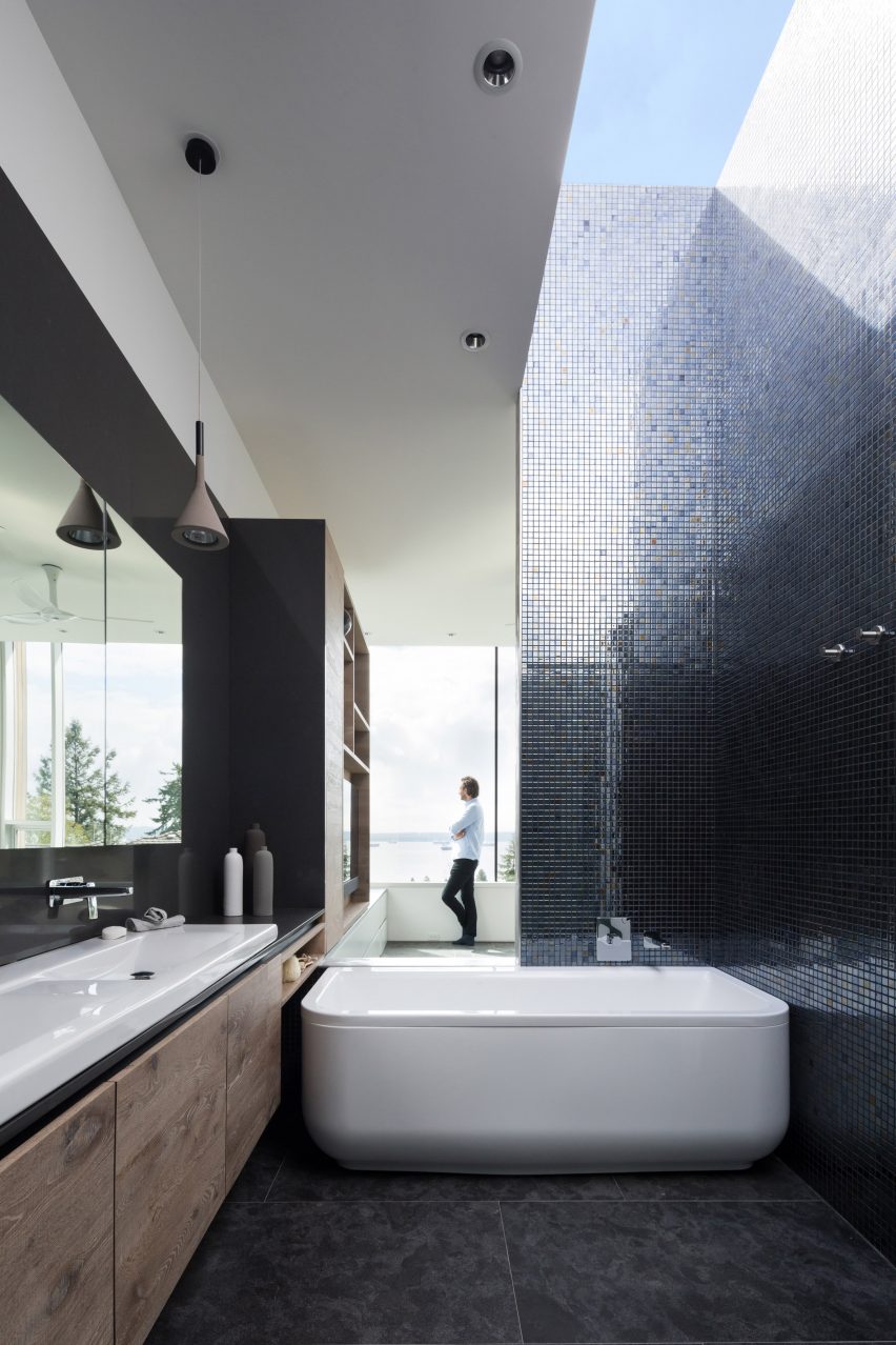 Container House by McLeod Bovell