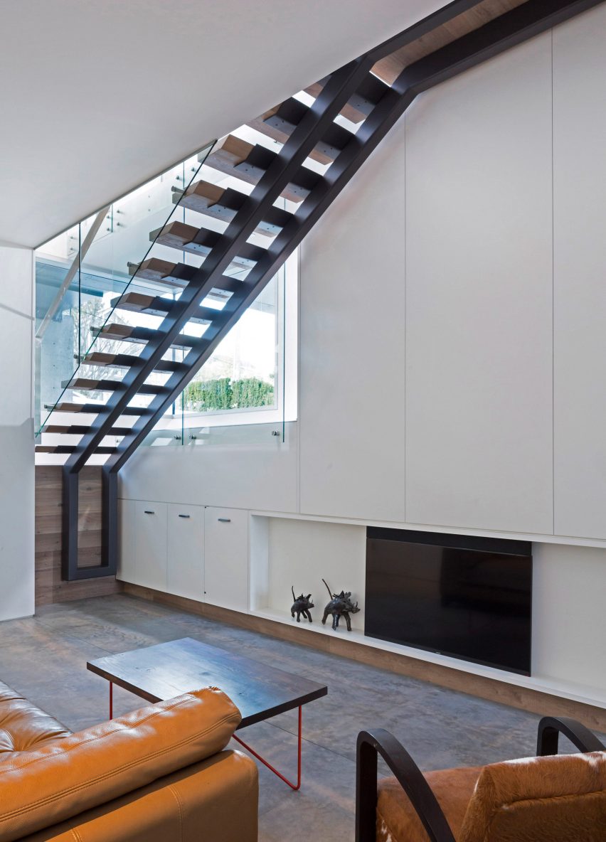 Container House by McLeod Bovell