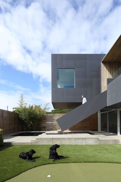 Container House by McLeod Bovell