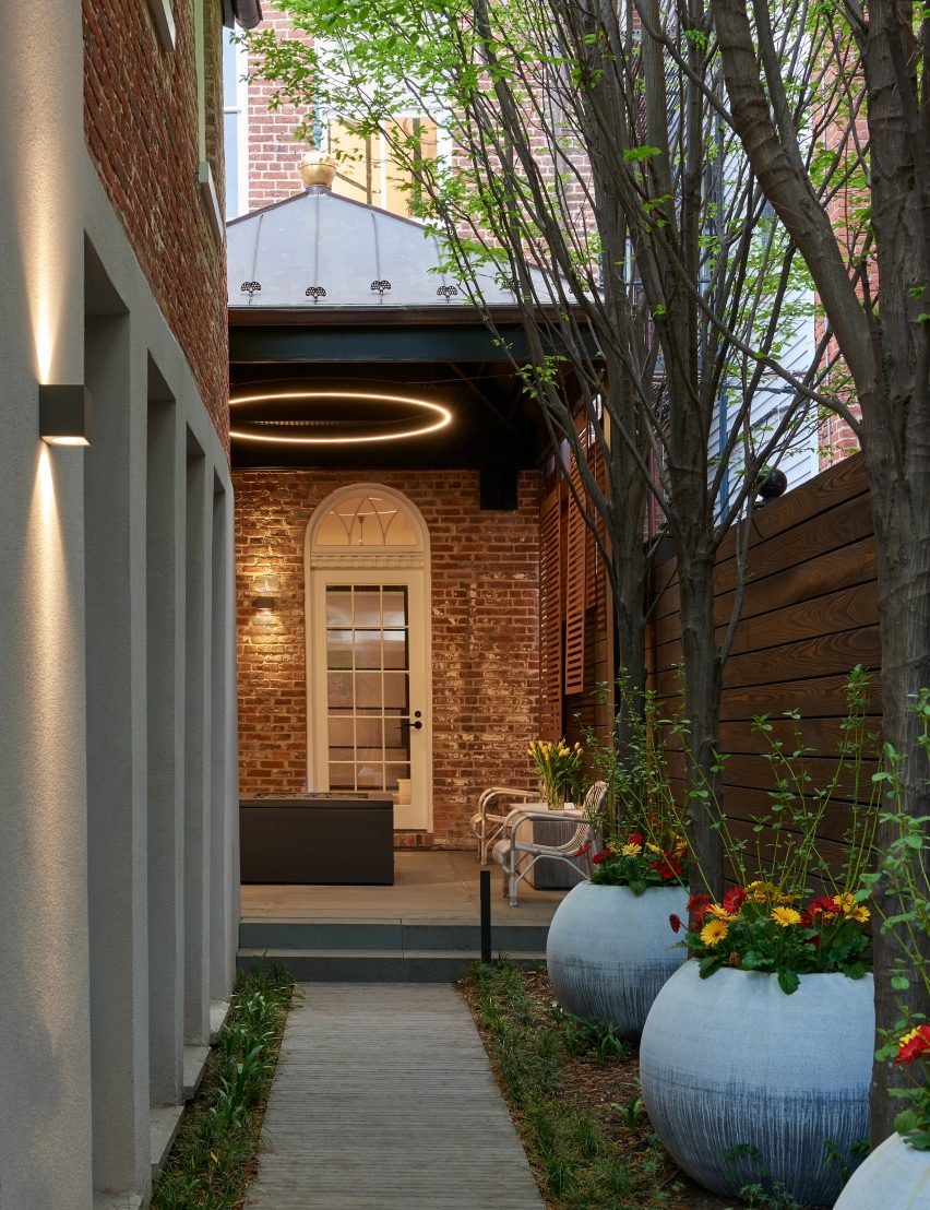 Cox's Row by Robert Gurney Architects