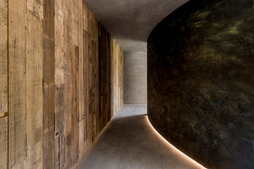 Din-a-ka apartment by Wei Yi International Design Associates