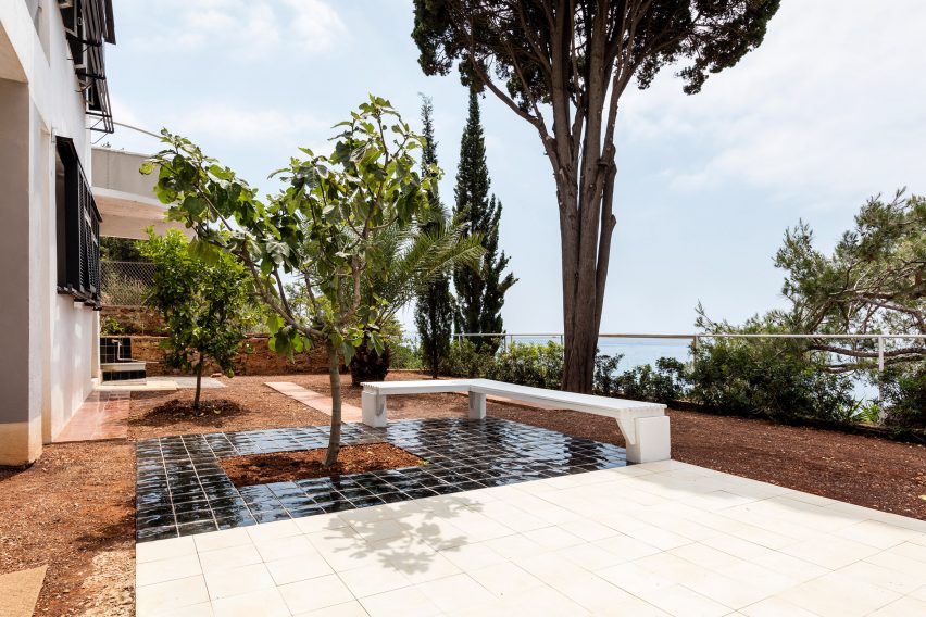 Eileen Gray's modernist E-1027 villa revealed in photographs by Manuel Bougot