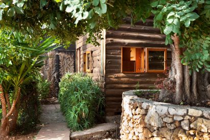 Eileen Gray's modernist E-1027 villa revealed in photographs by Manuel Bougot