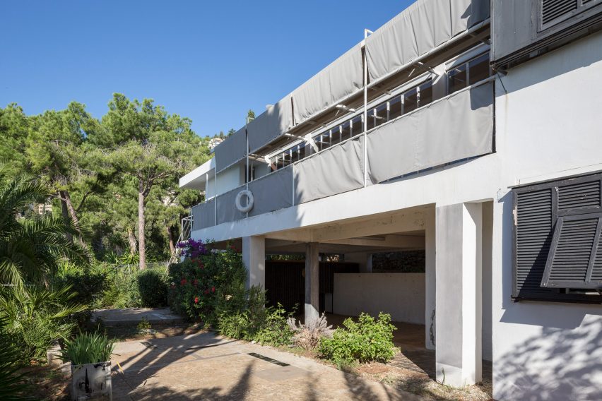 Eileen Gray's modernist E-1027 villa revealed in photographs by Manuel Bougot