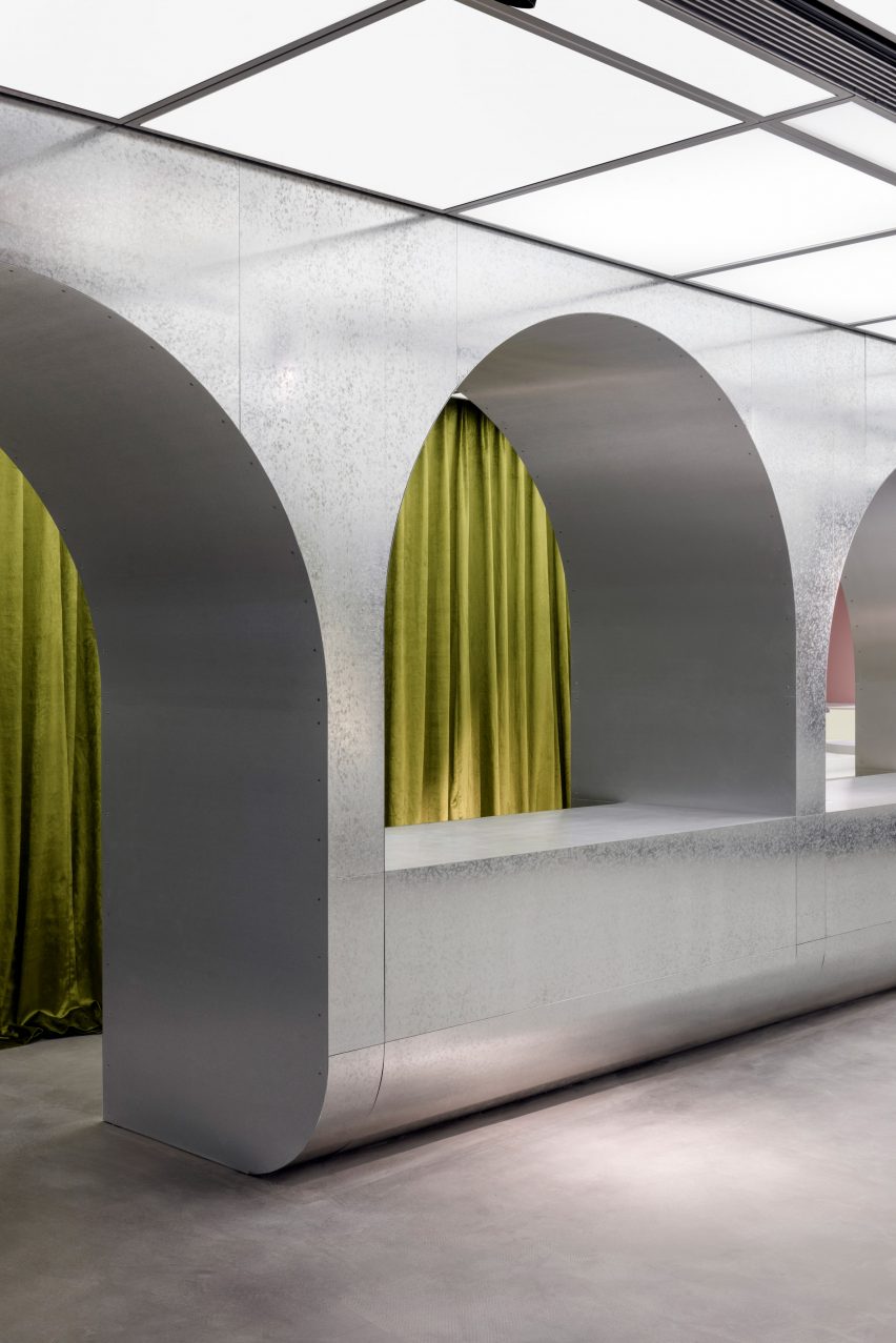 Harbook store by Alberto Caiola