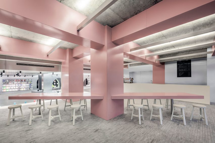 Harbook store by Alberto Caiola