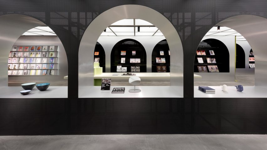 Harbook store by Alberto Caiola