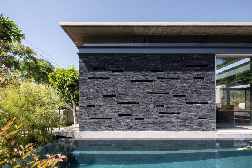 Pavilion House by Pitsou Kedem