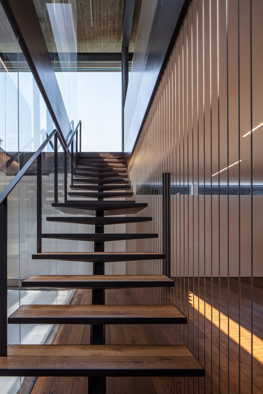 Pavilion House by Pitsou Kedem