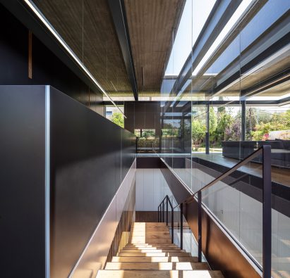 Pavilion House by Pitsou Kedem