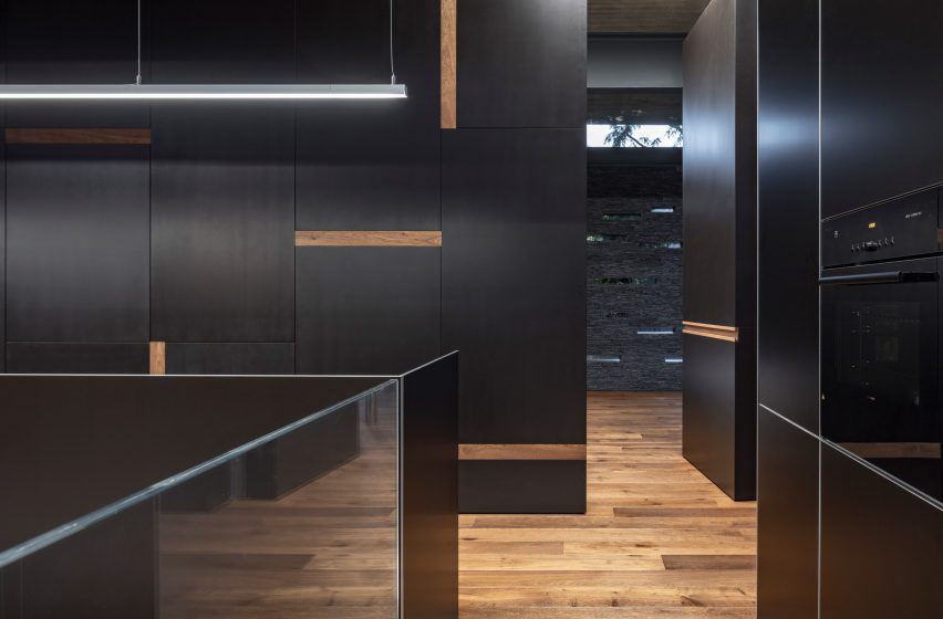 Pavilion House by Pitsou Kedem