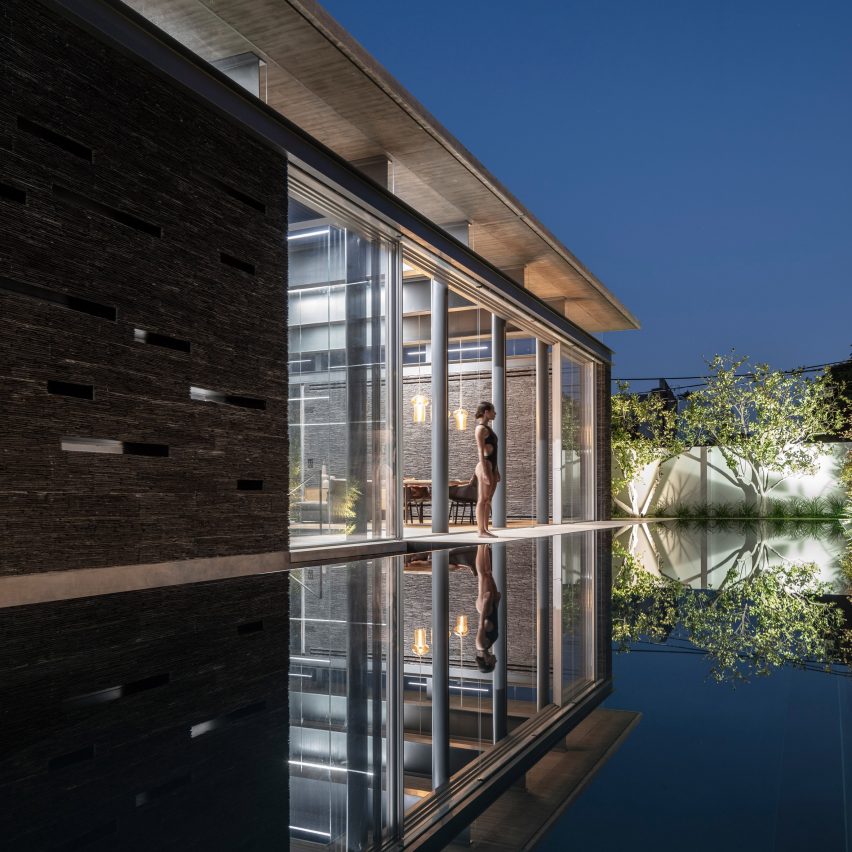 Pavilion House by Pitsou Kedem