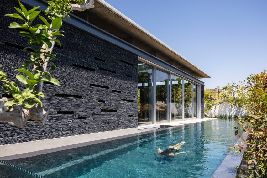 Pavilion House by Pitsou Kedem