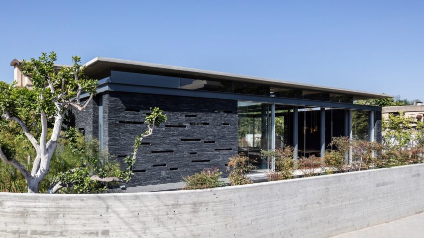 Pavilion House by Pitsou Kedem