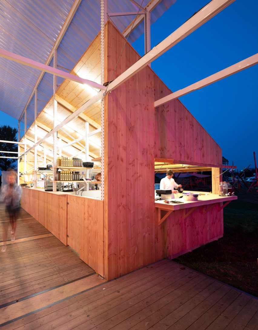 People's Pavilion by Overtreders W