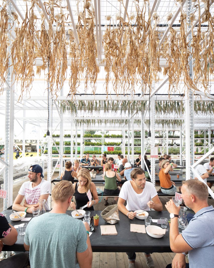 People's Pavilion by Overtreders W
