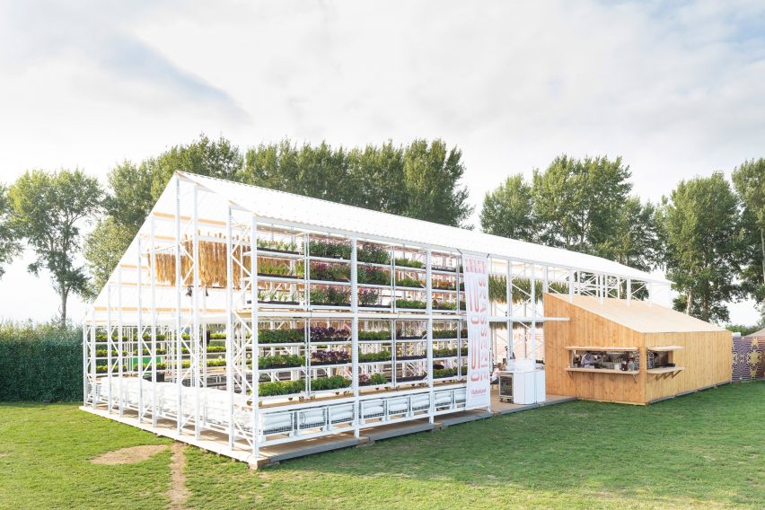 People's Pavilion by Overtreders W
