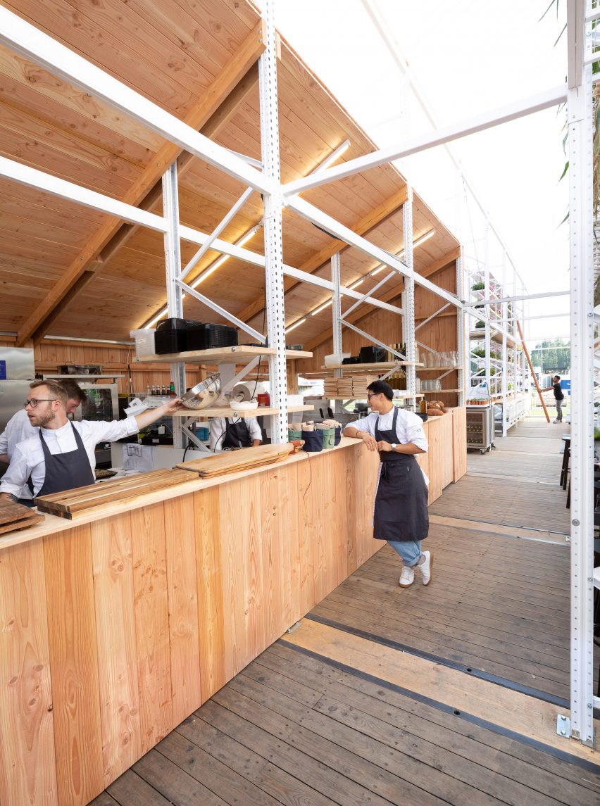 People's Pavilion by Overtreders W
