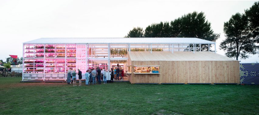 People's Pavilion by Overtreders W