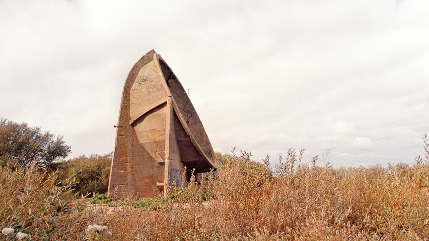 Sound Mirror by Piercarlo Quecchia