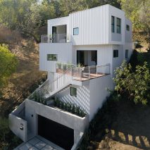 Stack House by FreelandBuck is lodged into steep hillside in LA