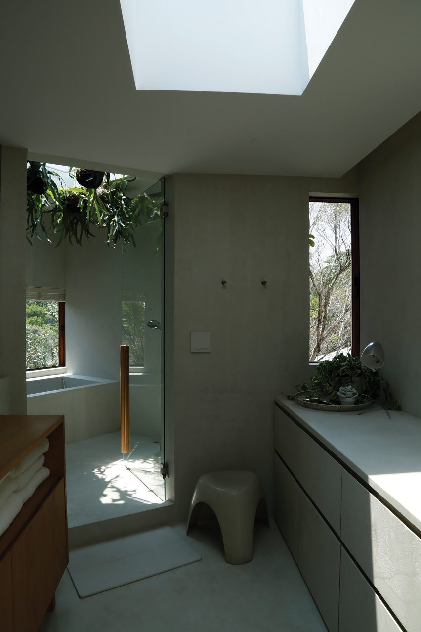 Todoroki House by Atelier Tsuyoshi Tane Architects