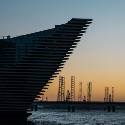 Kengo Kuma’s V&A Dundee photographed at sunrise and sundown by Ste Murray