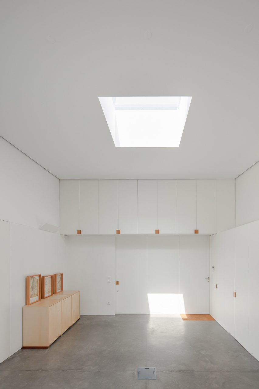Arada Office by Nelson Resende