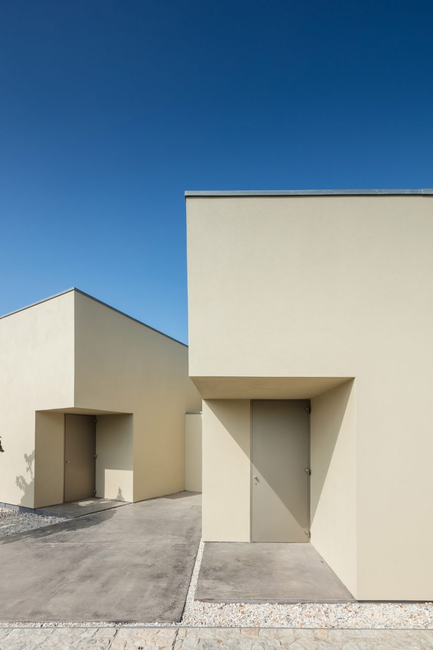 Arada Office by Nelson Resende