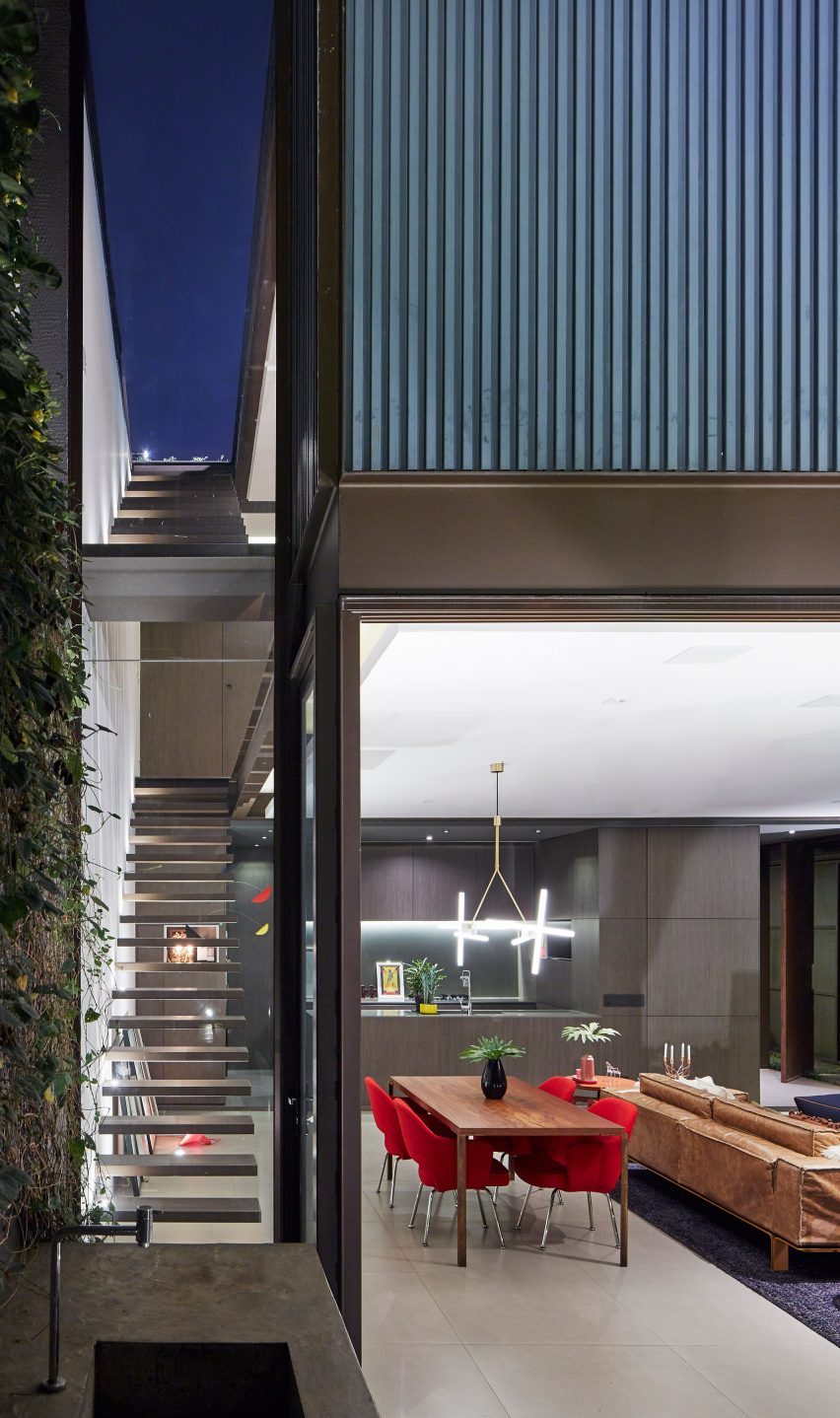 Box House by FCstudio