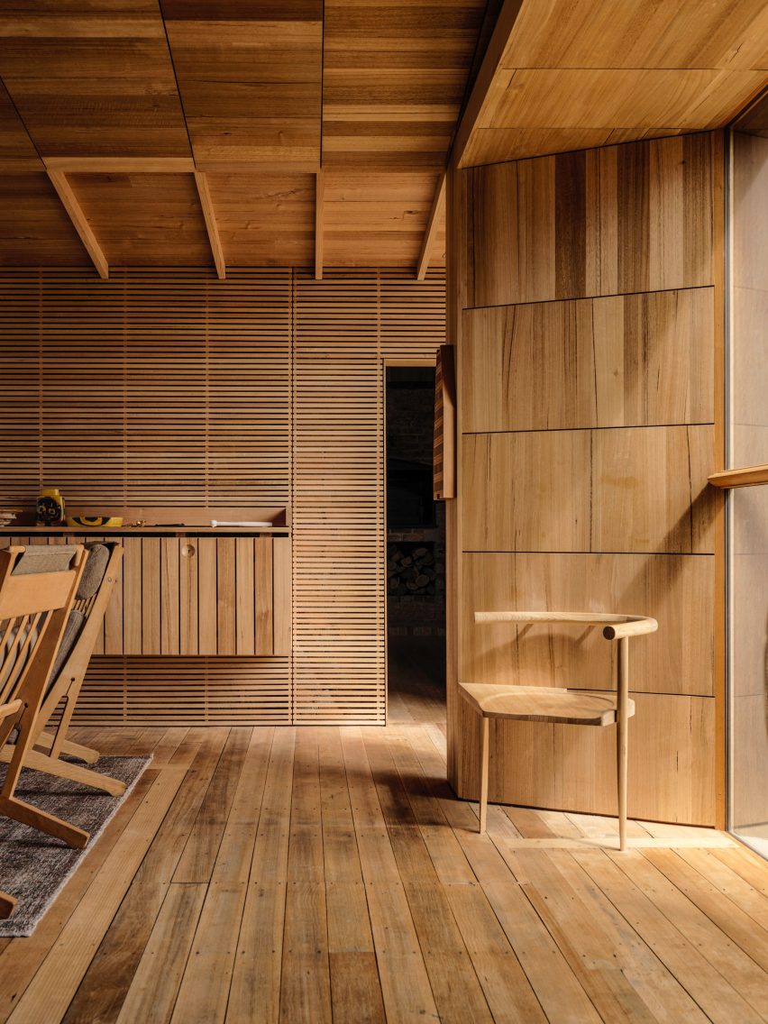Captain Kelly's Cottage by John Wardle Architects