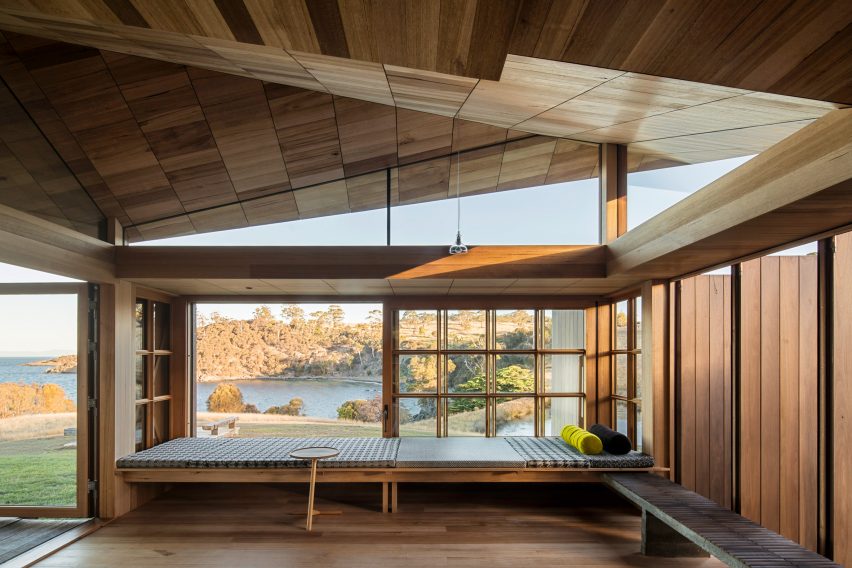 Captain Kelly's Cottage by John Wardle Architects