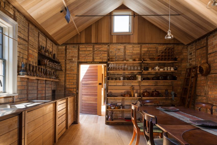Captain Kelly's Cottage by John Wardle Architects