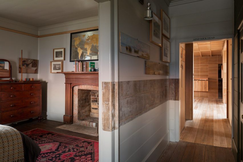 Captain Kelly's Cottage by John Wardle Architects