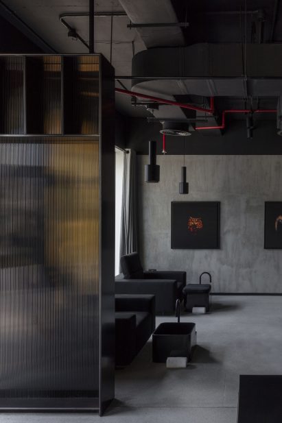 Chaps & Co, Dubai by Nicholas Szczepaniak Architects