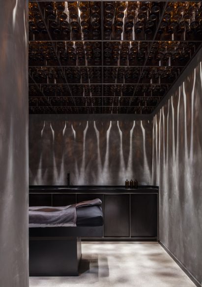 Chaps & Co, Dubai by Nicholas Szczepaniak Architects