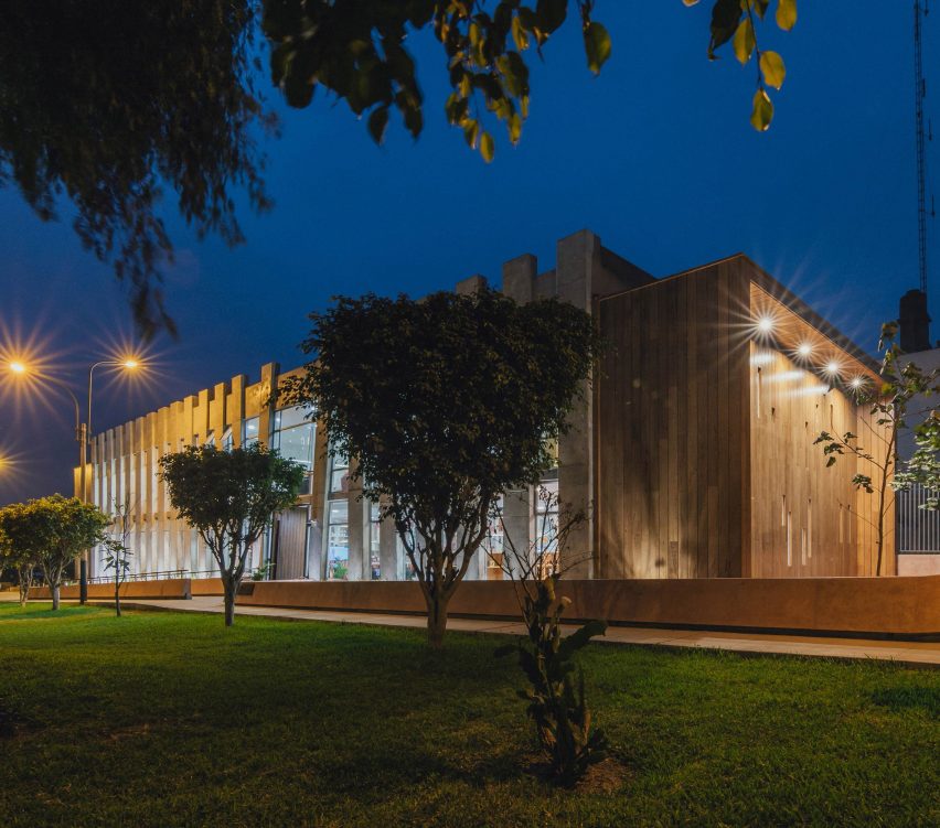 Community Library in La Molina by Gonzalez Moix Arquitectura
