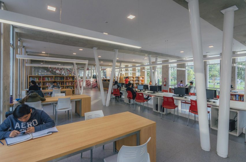 Community Library in La Molina by Gonzalez Moix Arquitectura